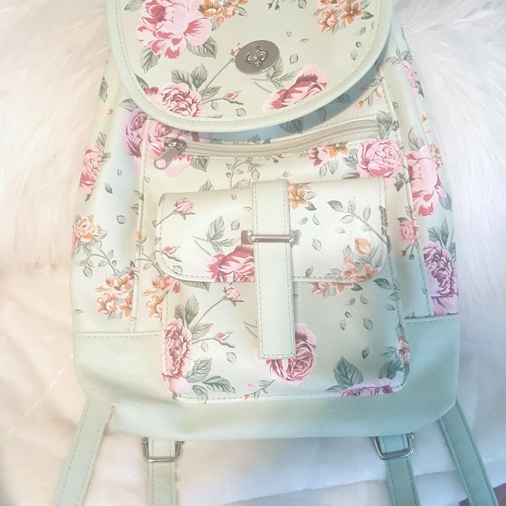 Backpack purse ( practically brand new, worn once)